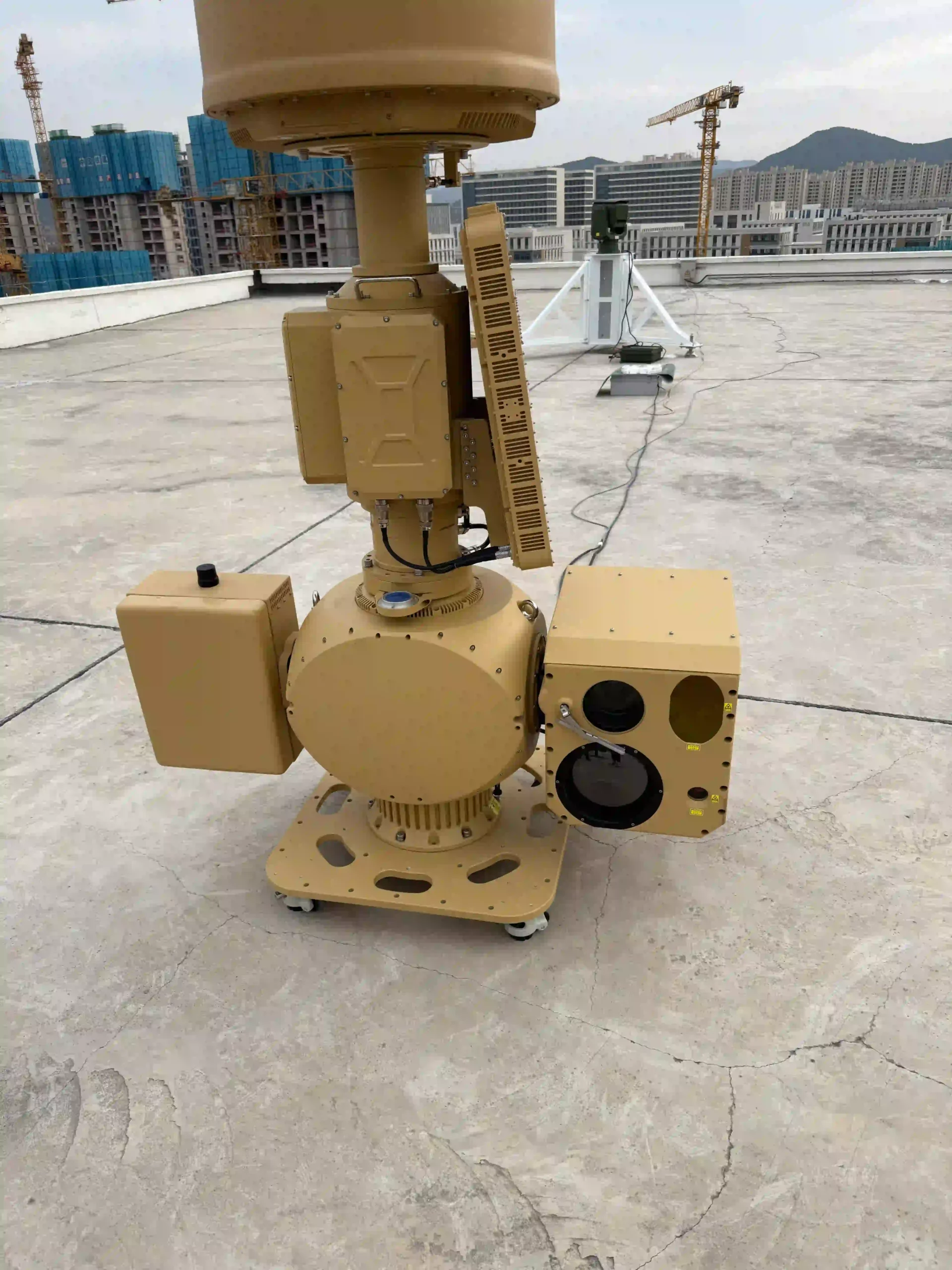 Radar and optoelectronic combined detection solving the early warning problem of RCS 0.01m² targets